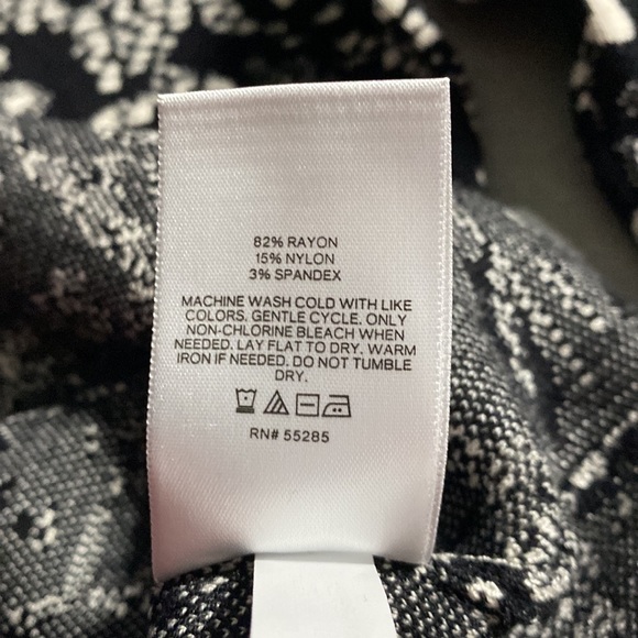 NWT Black & White Lace Longsleeve Scoop Neck Sweater - Picture 8 of 11